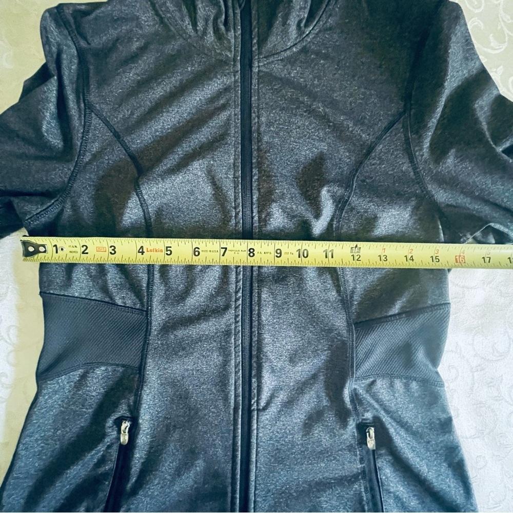Old Navy Active Fitted Zip Up Jacket - Picture 14 of 16